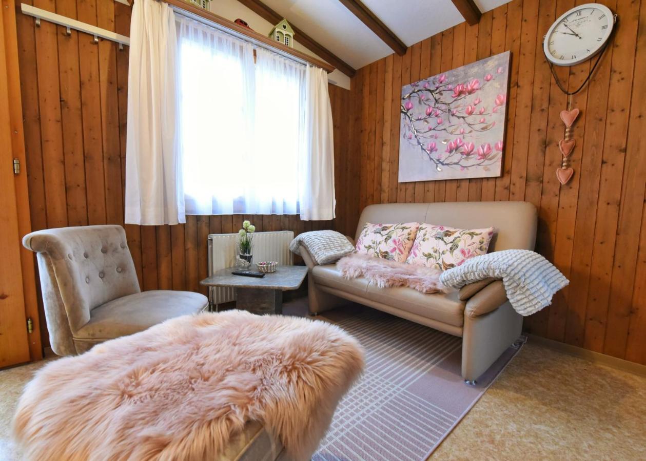 فيلا Spellbound A Romantic Hideaway For Adults Aged 18-35 لوتربرونن المظهر الخارجي الصورة